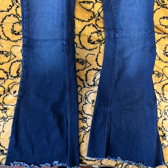 Flare leg jeans size 24 - Picture 2 of 3